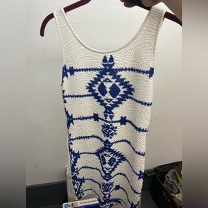 Women’s size 8 top